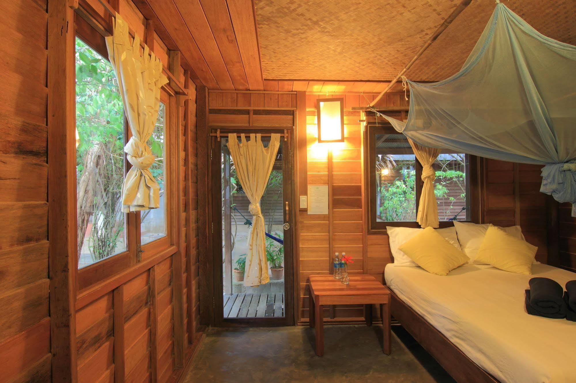 Free House Bungalow Resort