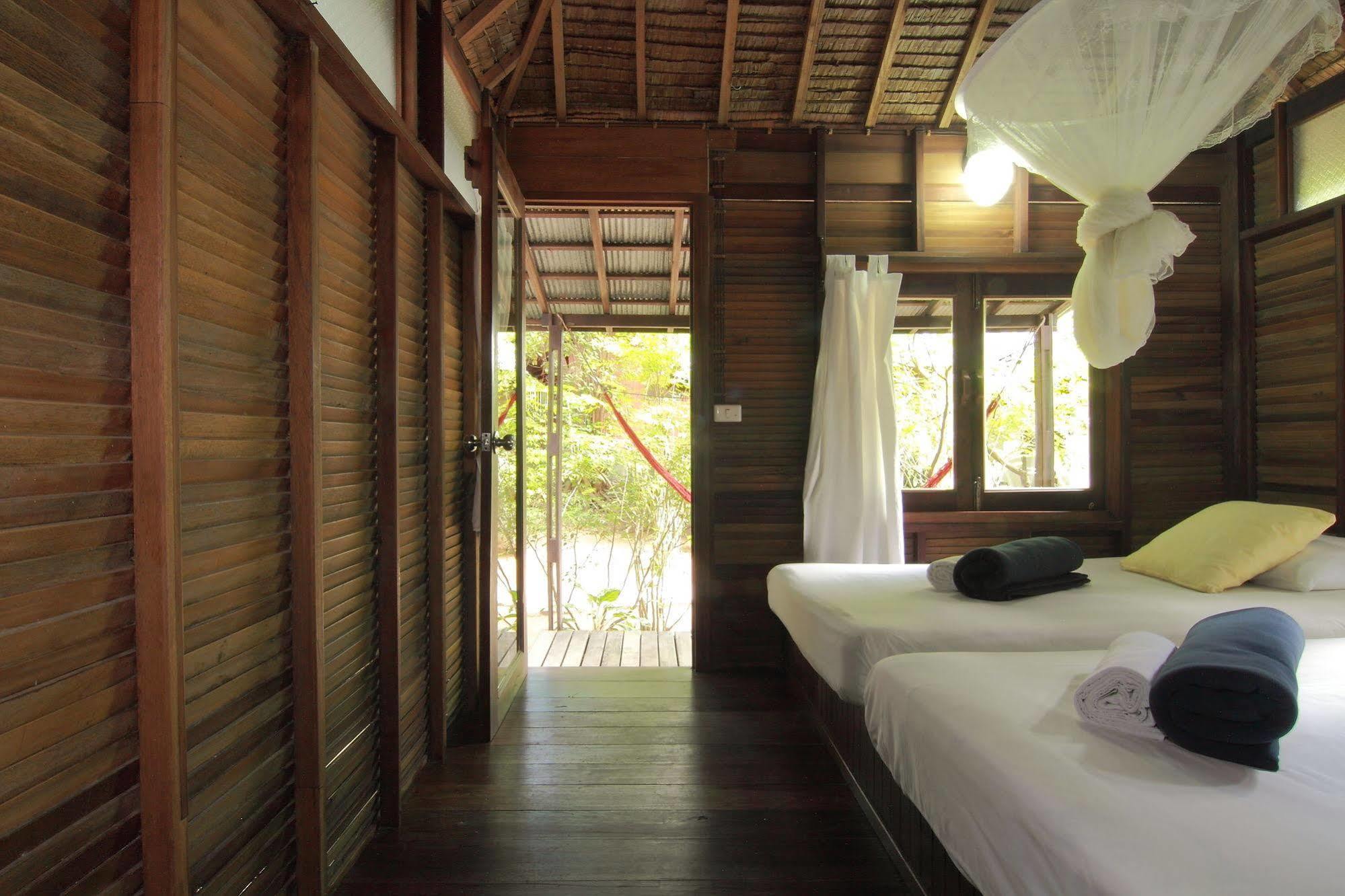 Free House Bungalow 2*