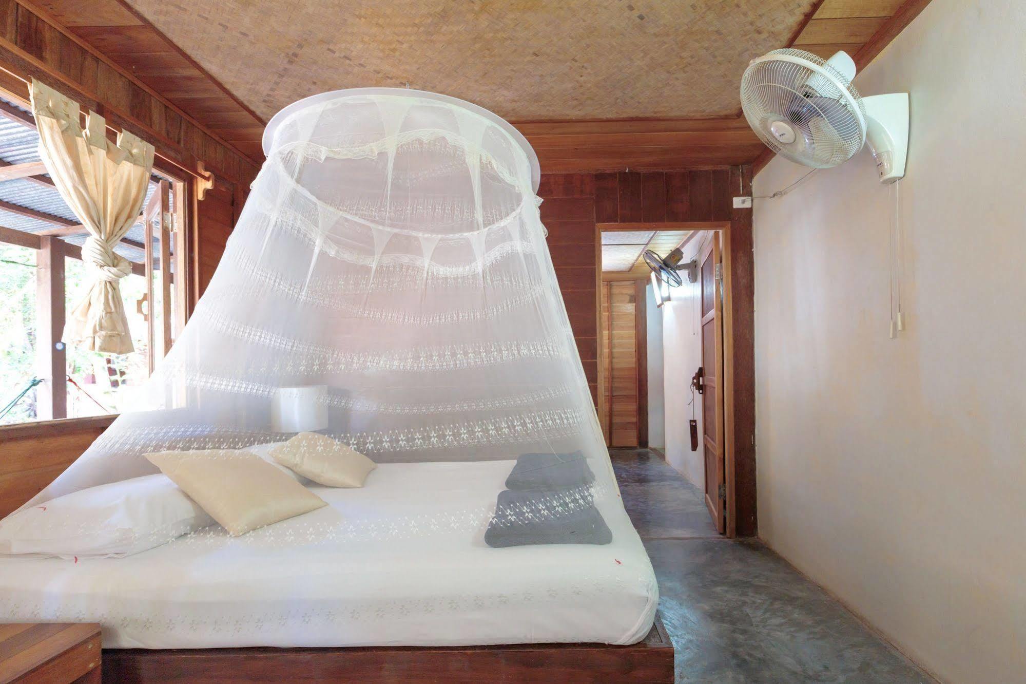 Free House Bungalow Resort