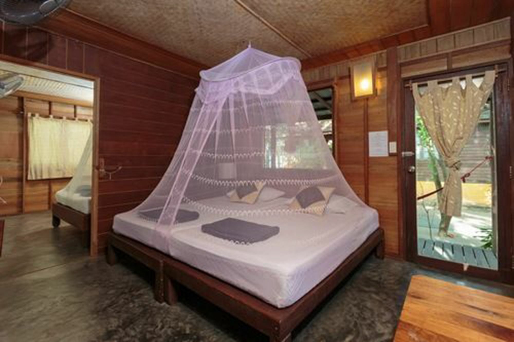 Free House Bungalow Resort 2*